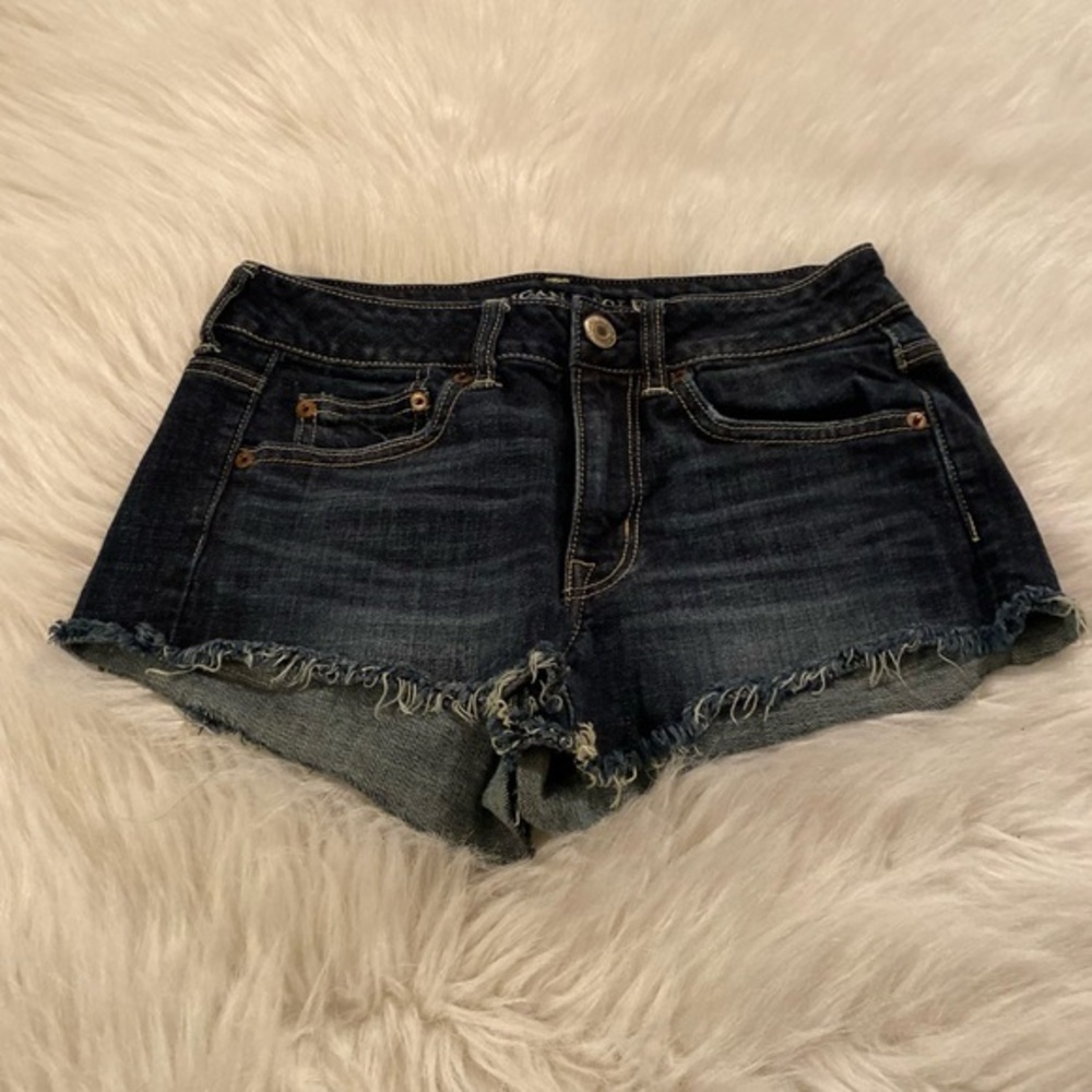 American Eagle Shorts Women’s Size 4 Stretch Blue Darh Wash Denim Distressed